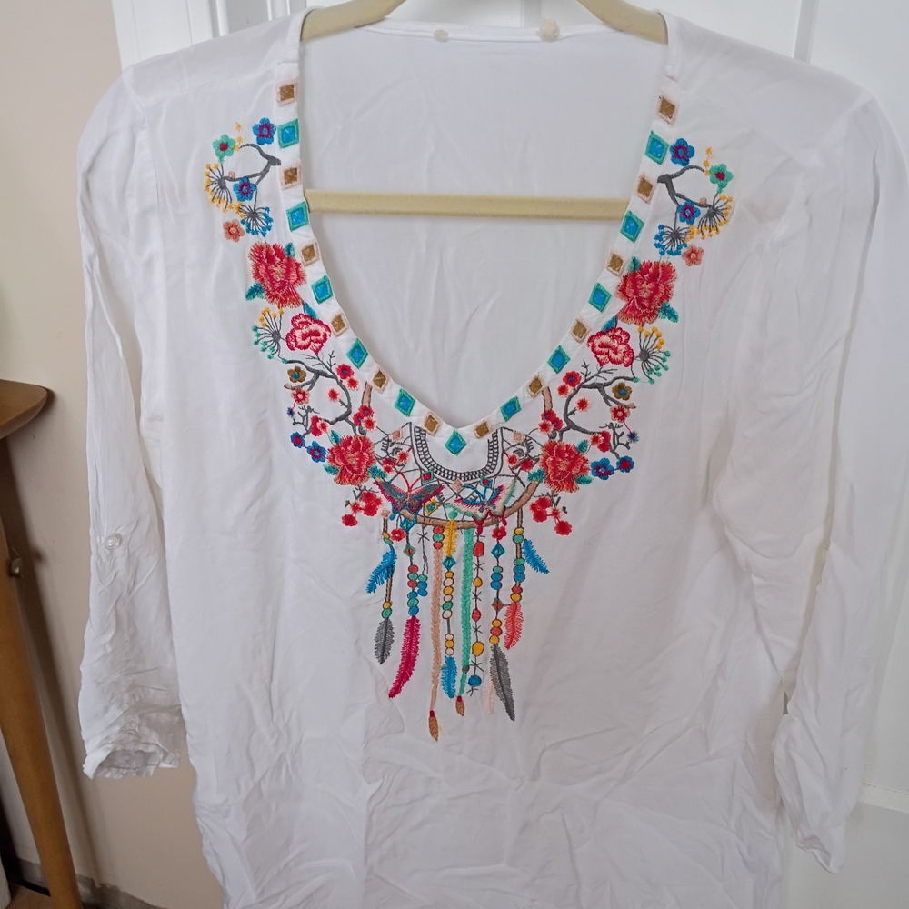 Johnny Was White Top with Multicolor Embroidery